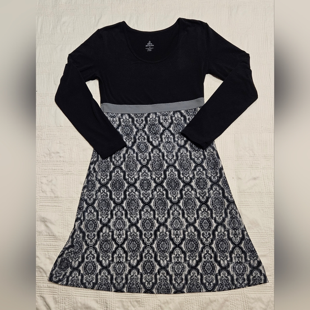 Prana Long Sleeved Women's Black/White/Gray Dress, Size Medium